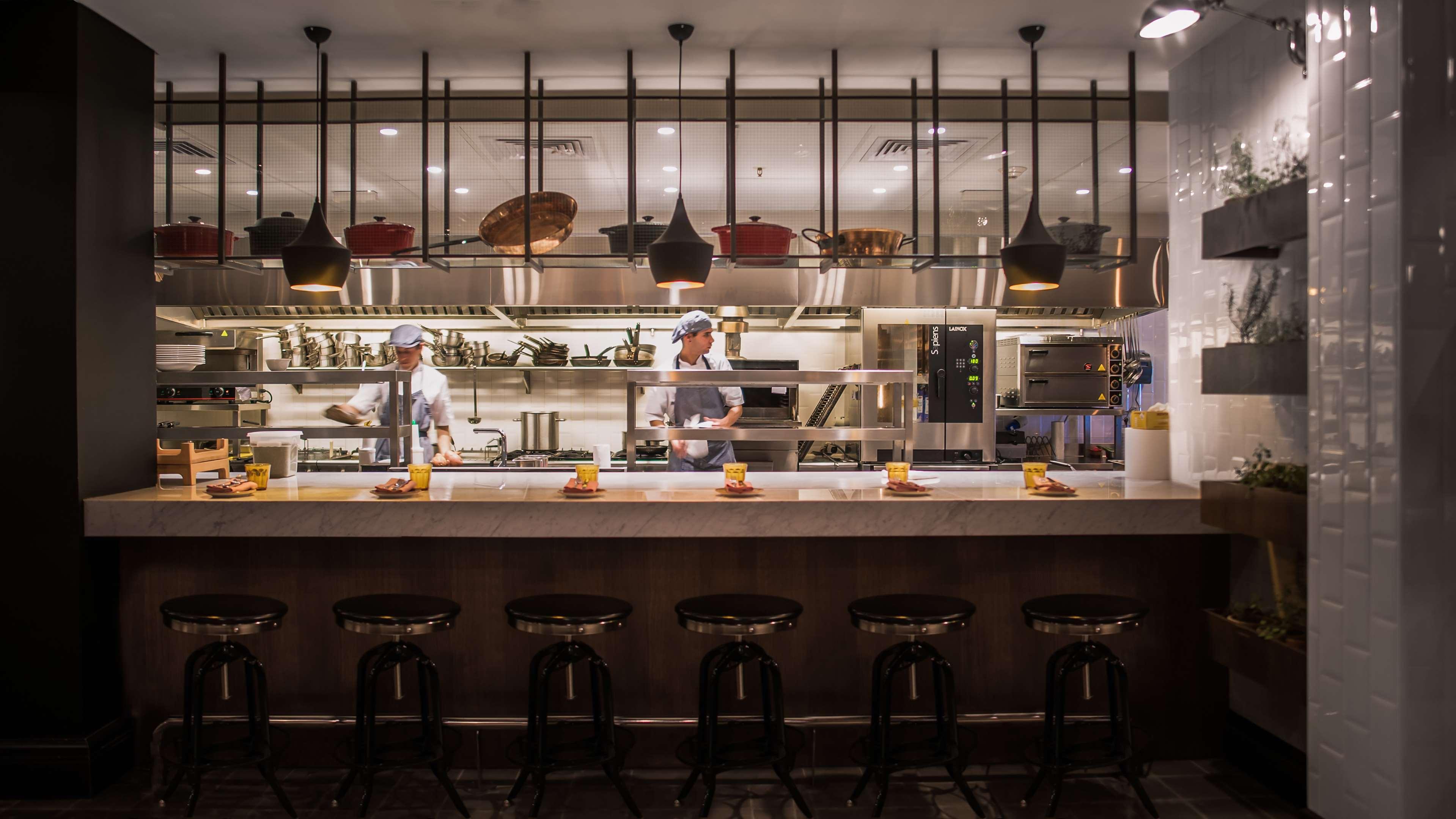 Готель Hyatt Centric Монтевідео Екстер'єр фото The open kitchen at the restaurant