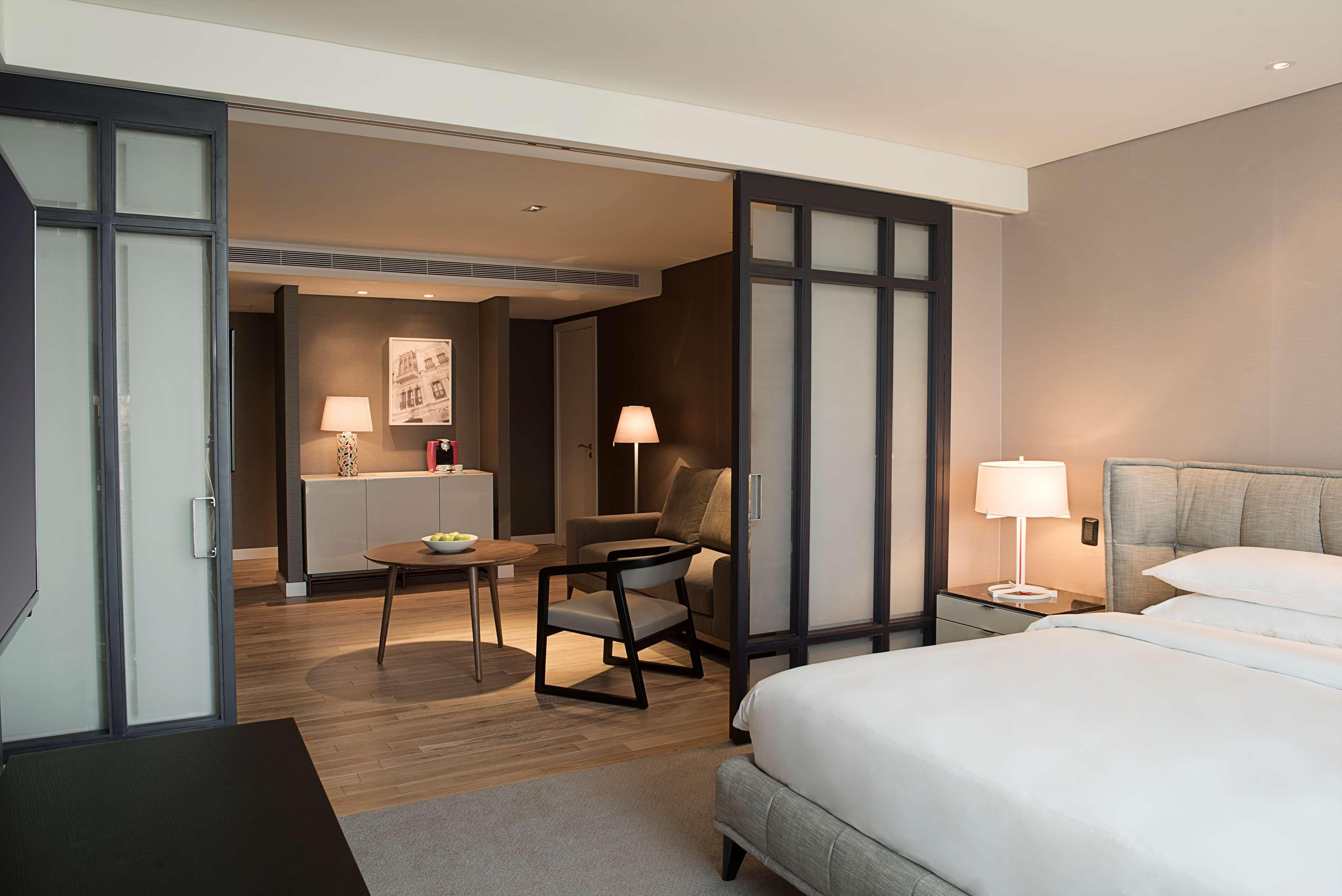 Готель Hyatt Centric Монтевідео Екстер'єр фото A suite at the hotel